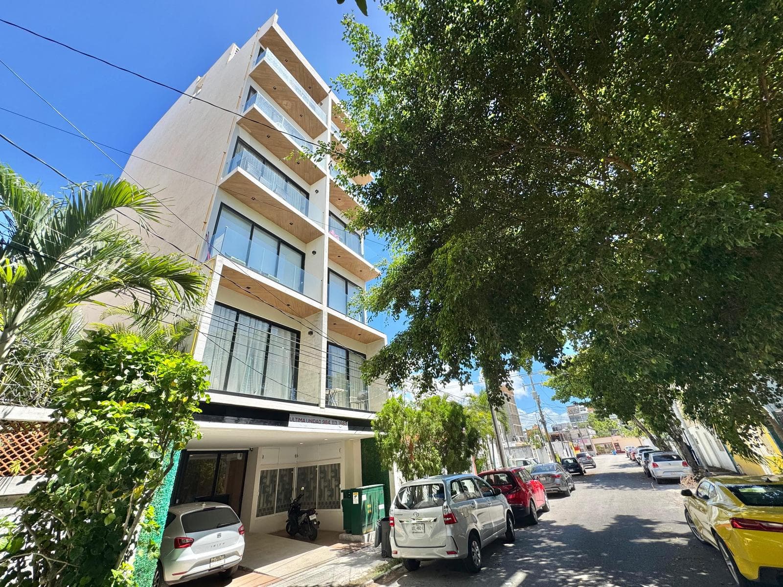 APARTMENT IN DOWNTOWN PLAYA DEL CARMEN, 5 BLOCKS FROM THE BEACH