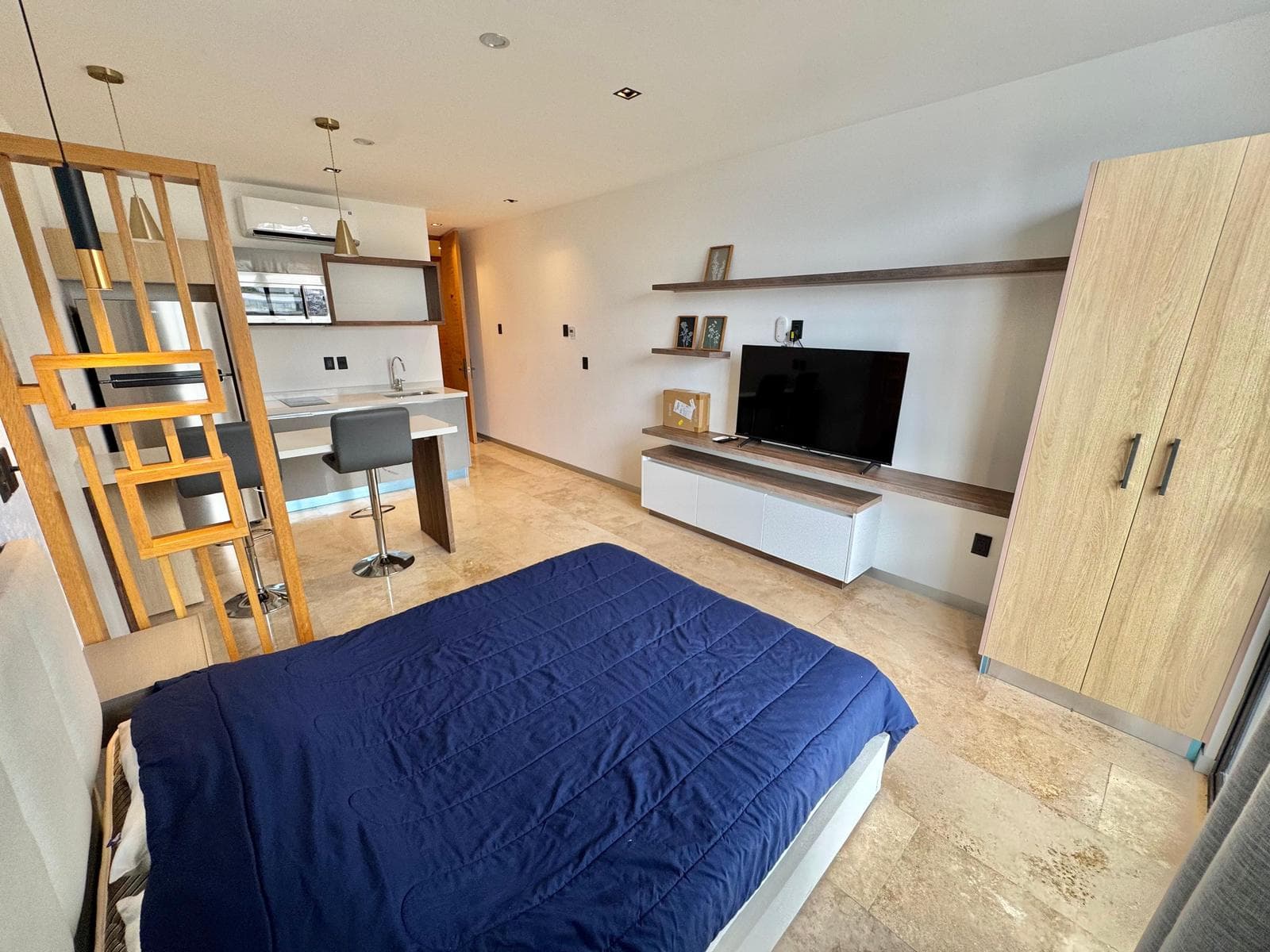 APARTMENT IN DOWNTOWN PLAYA DEL CARMEN, 5 BLOCKS FROM THE BEACH