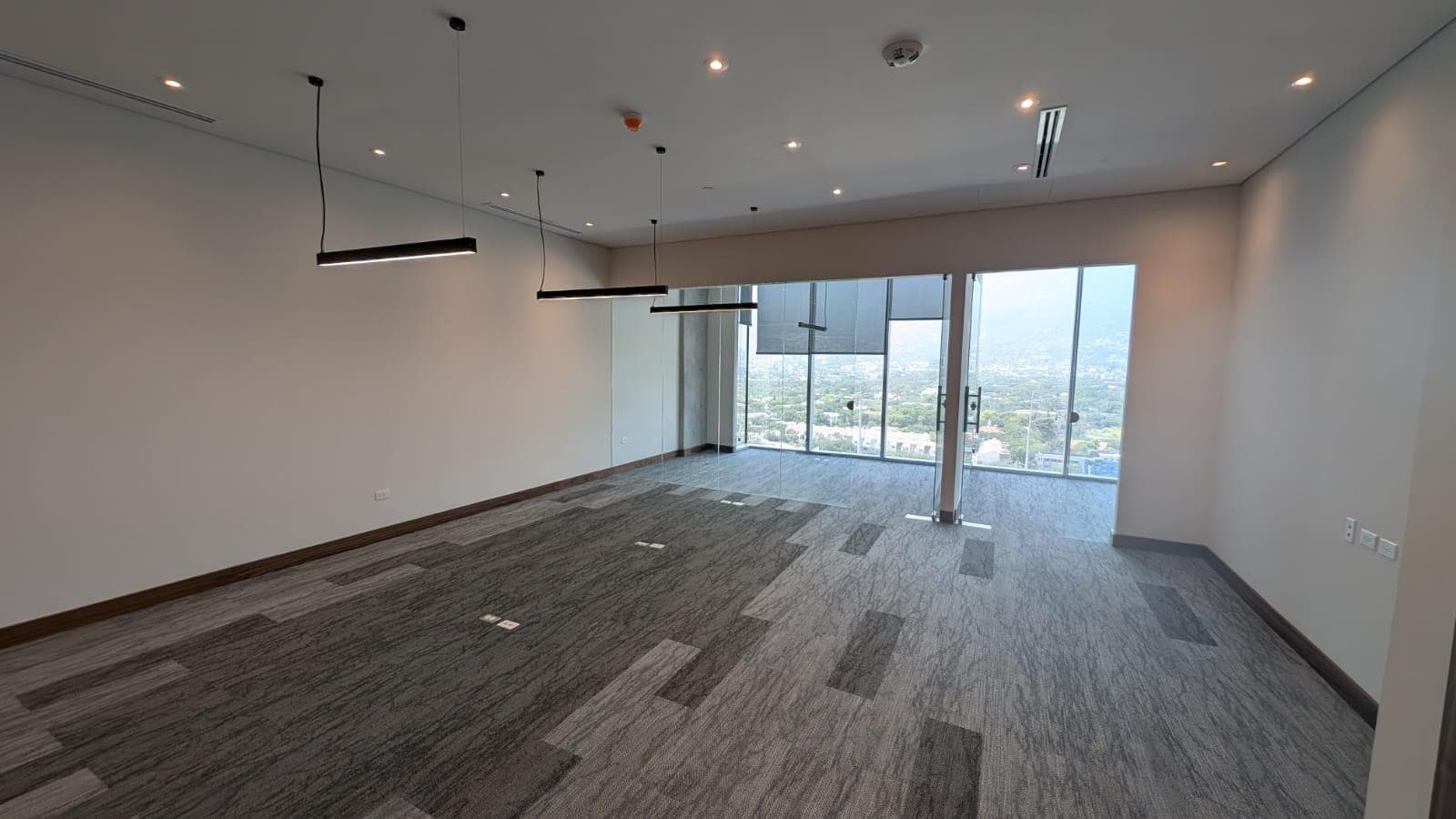 FULLY EQUIPPED OFFICE FOR RENT