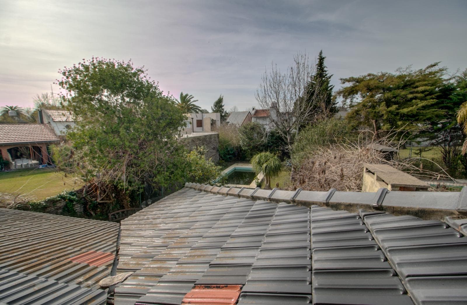 HOUSE FOR SALE AT 493 bis and 16. It has 350 m², with 170 m² of indoor space, 4 bedrooms, and a pool