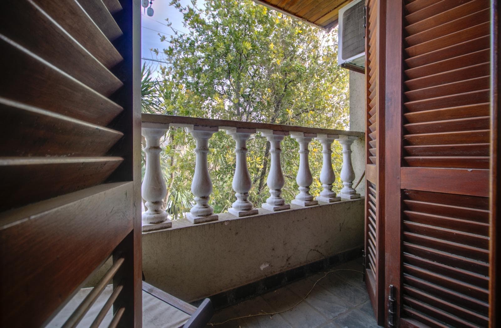 HOUSE FOR SALE AT 493 bis and 16. It has 350 m², with 170 m² of indoor space, 4 bedrooms, and a pool