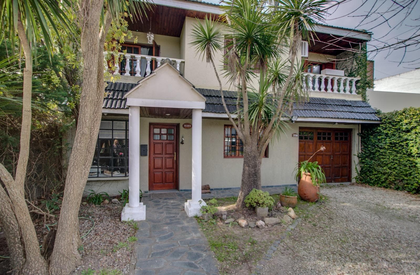 HOUSE FOR SALE AT 493 bis and 16. It has 350 m², with 170 m² of indoor space, 4 bedrooms, and a pool