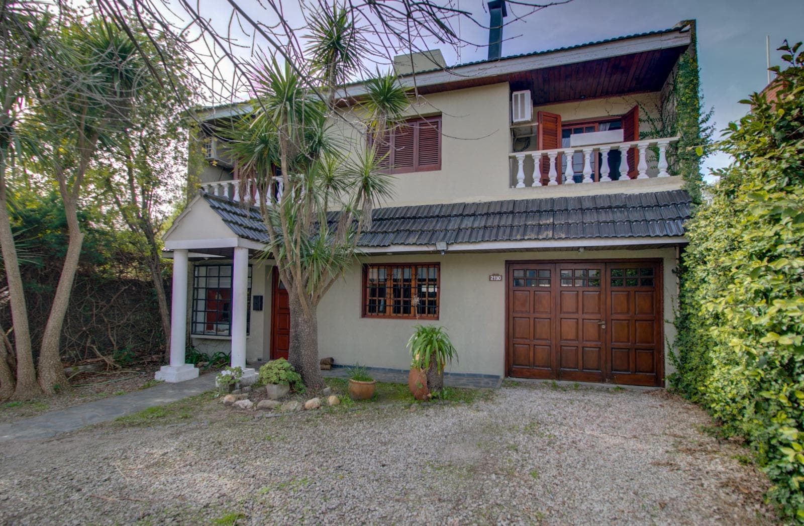 HOUSE FOR SALE AT 493 bis and 16. It has 350 m², with 170 m² of indoor space, 4 bedrooms, and a pool