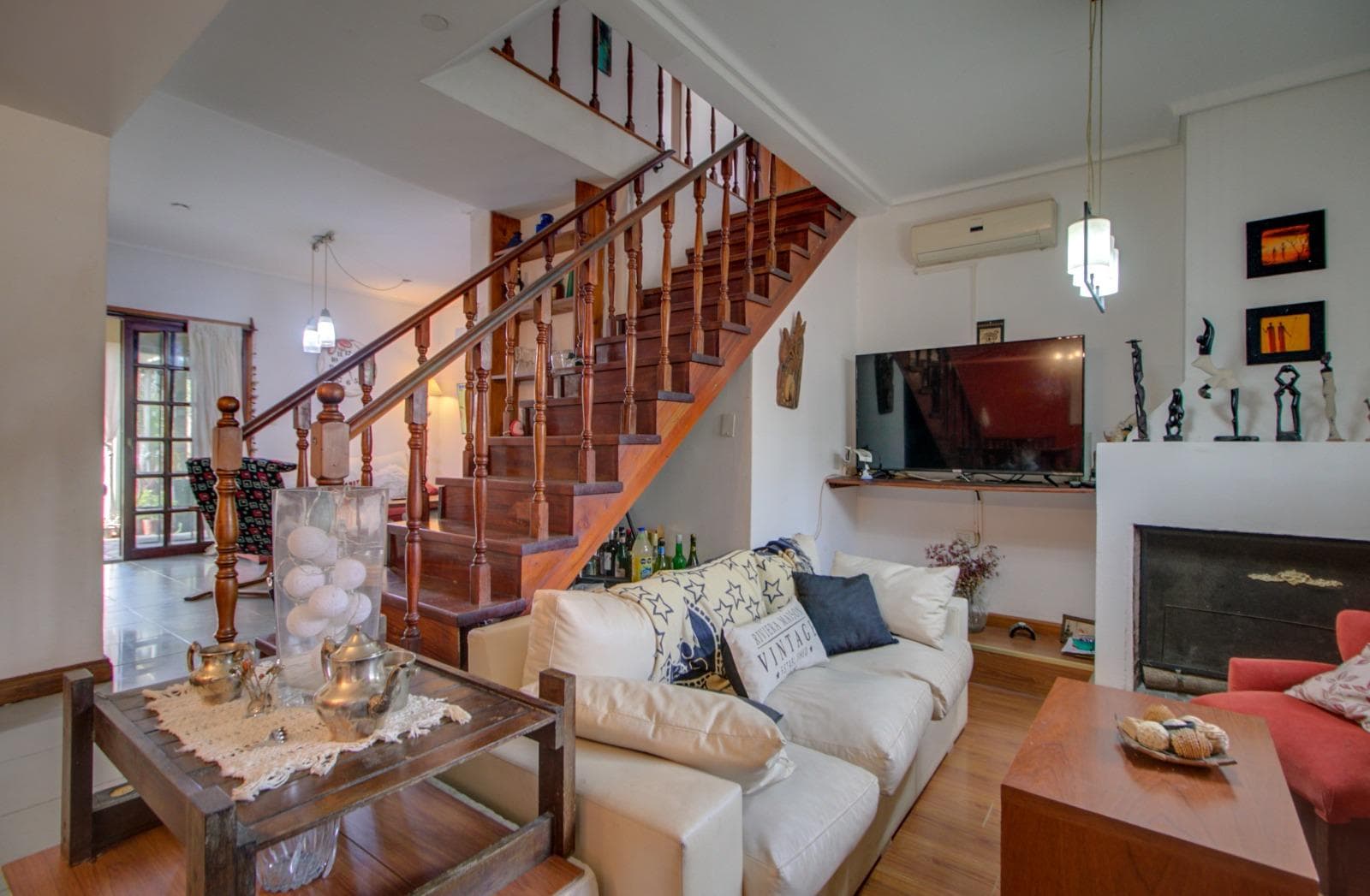 HOUSE FOR SALE AT 493 bis and 16. It has 350 m², with 170 m² of indoor space, 4 bedrooms, and a pool