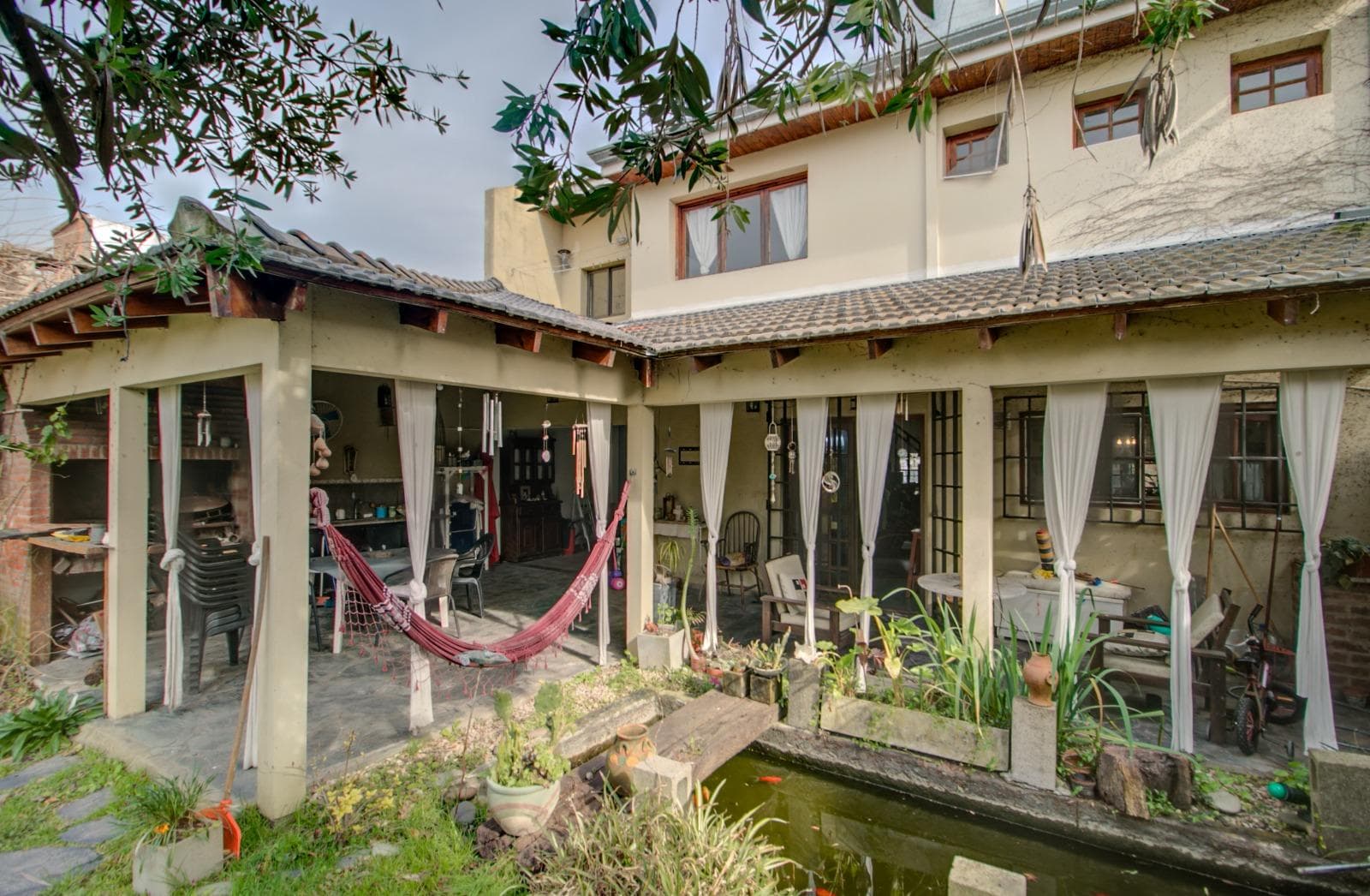 HOUSE FOR SALE AT 493 bis and 16. It has 350 m², with 170 m² of indoor space, 4 bedrooms, and a pool