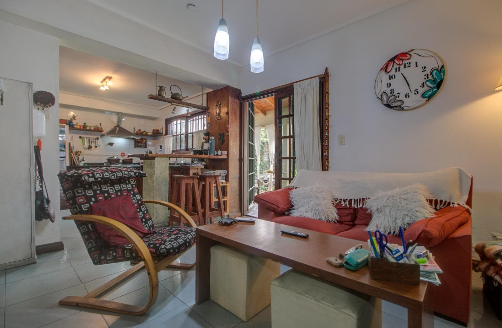 HOUSE FOR SALE AT 493 bis and 16. It has 350 m², with 170 m² of indoor space, 4 bedrooms, and a pool
