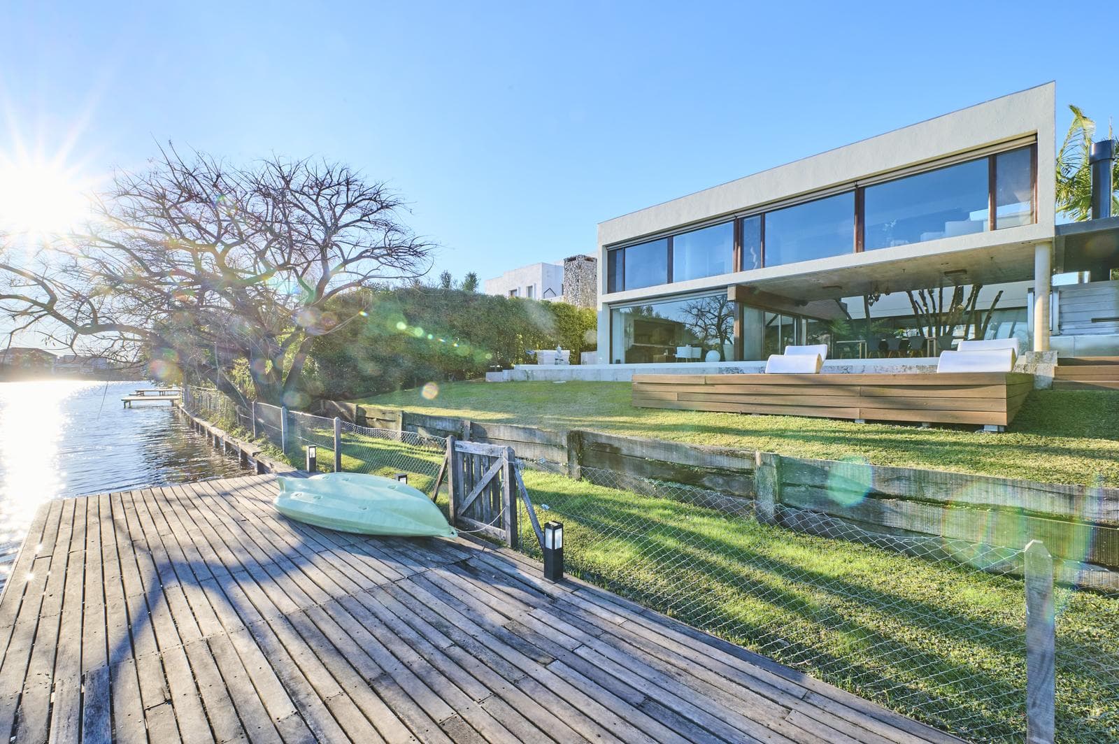 Waterfront House for Sale in Los Alisos, 4 Bedrooms (2 En Suite) - Nordelta