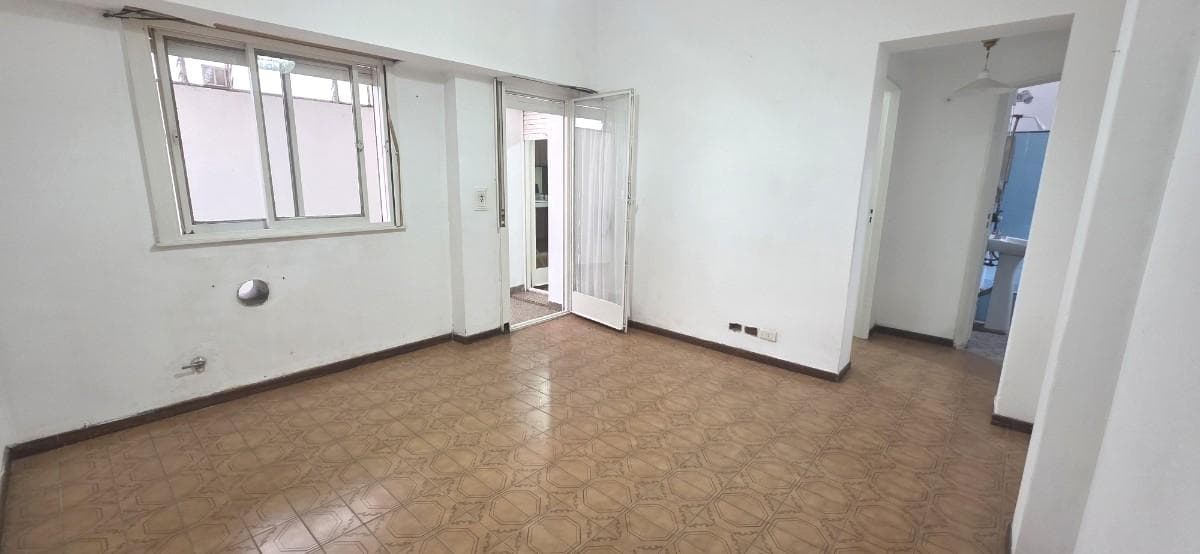 4459 Ramón Falcón: 2-bedroom townhouse with a patio—all in excellent condition!