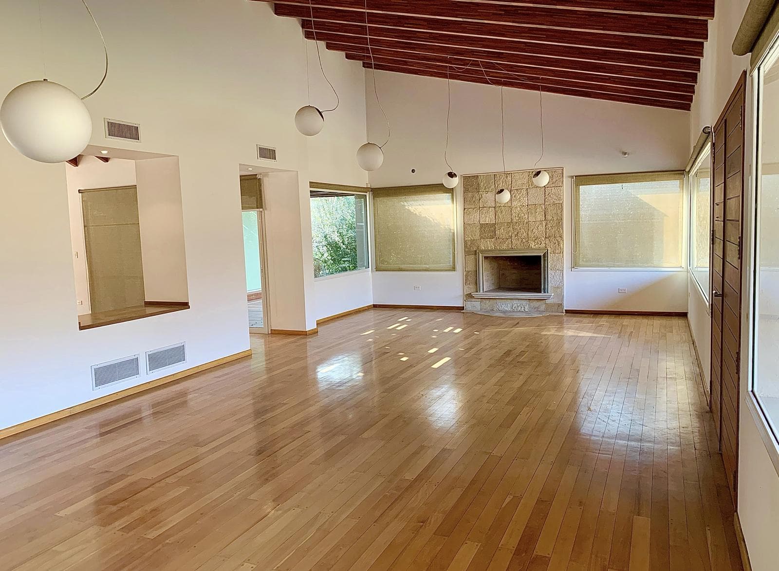 Q2 Stay - High-End Home - 4 Bedrooms - Guest Room