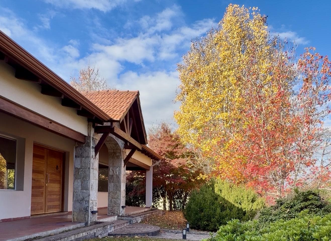 Q2 Stay - High-End Home - 4 Bedrooms - Guest Room