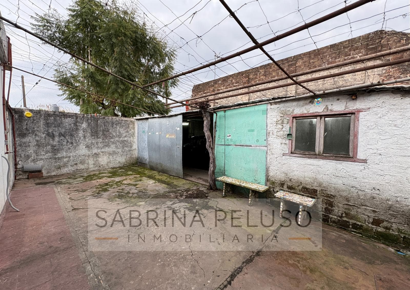4-ROOM HOUSE FOR SALE - CASTELAR