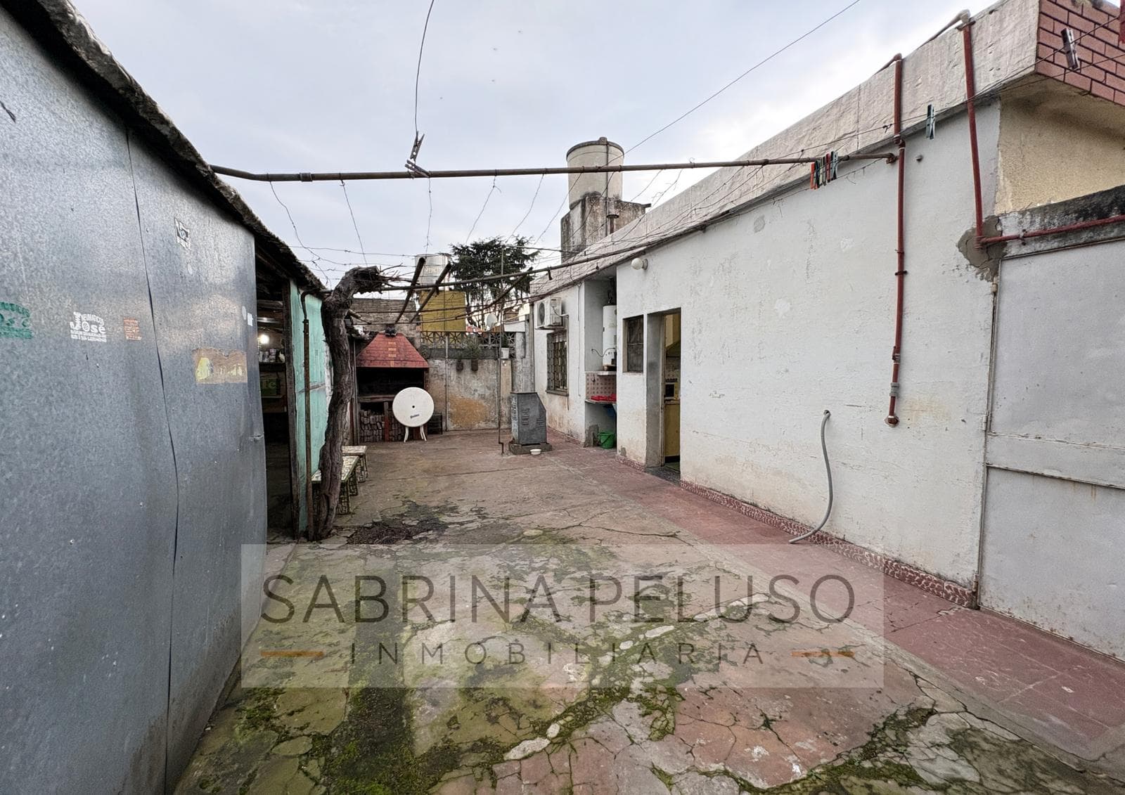 4-ROOM HOUSE FOR SALE - CASTELAR