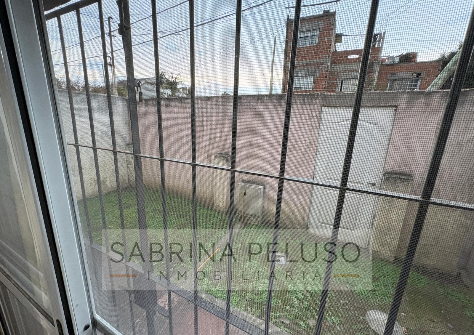 4-ROOM HOUSE FOR SALE - CASTELAR
