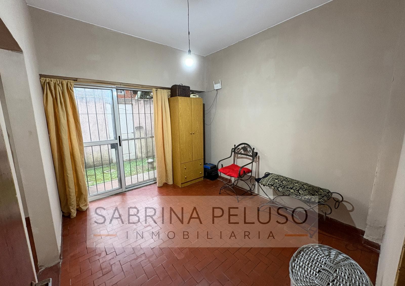 4-ROOM HOUSE FOR SALE - CASTELAR