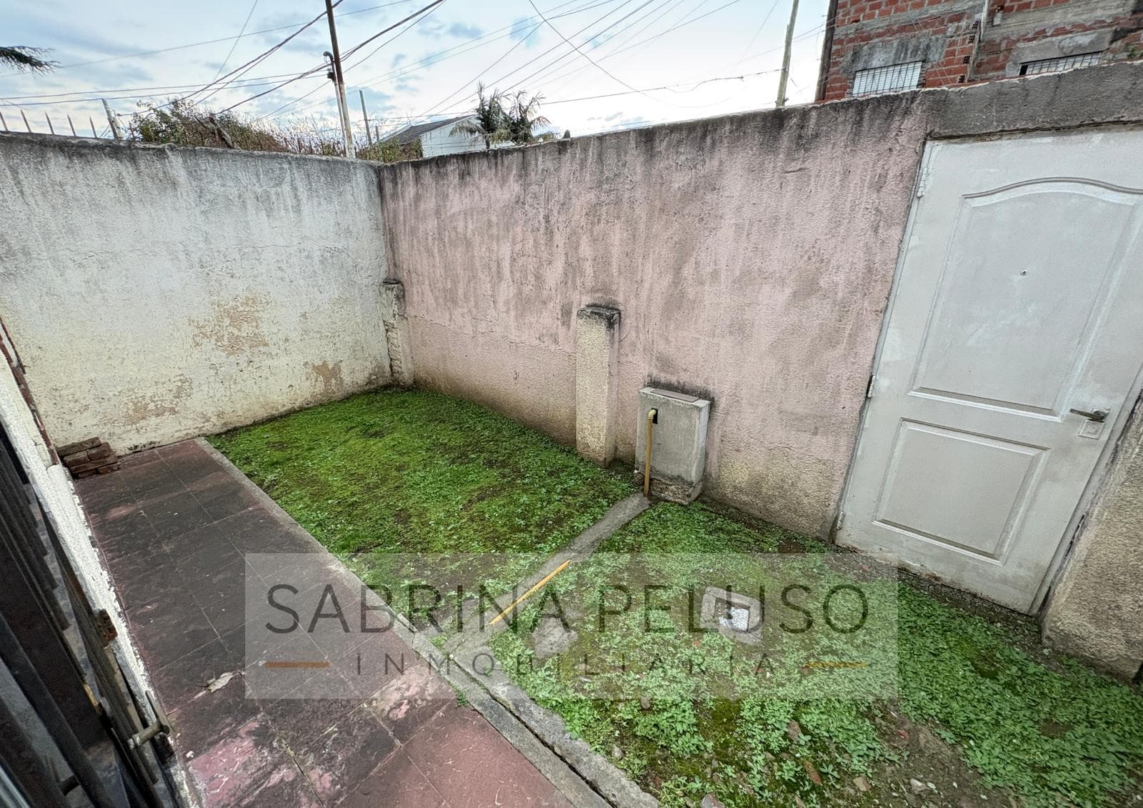 4-ROOM HOUSE FOR SALE - CASTELAR