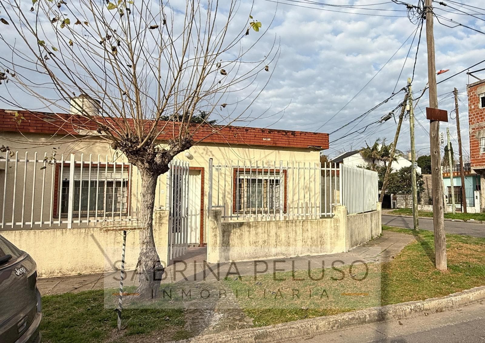 4-ROOM HOUSE FOR SALE - CASTELAR