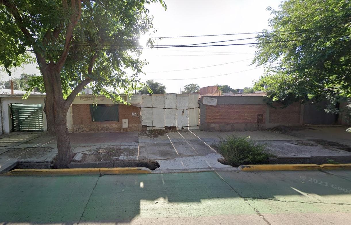FOR SALE - 600 m2 lot with 20 m of frontage - IDEAL FOR REAL ESTATE DEVELOPMENT