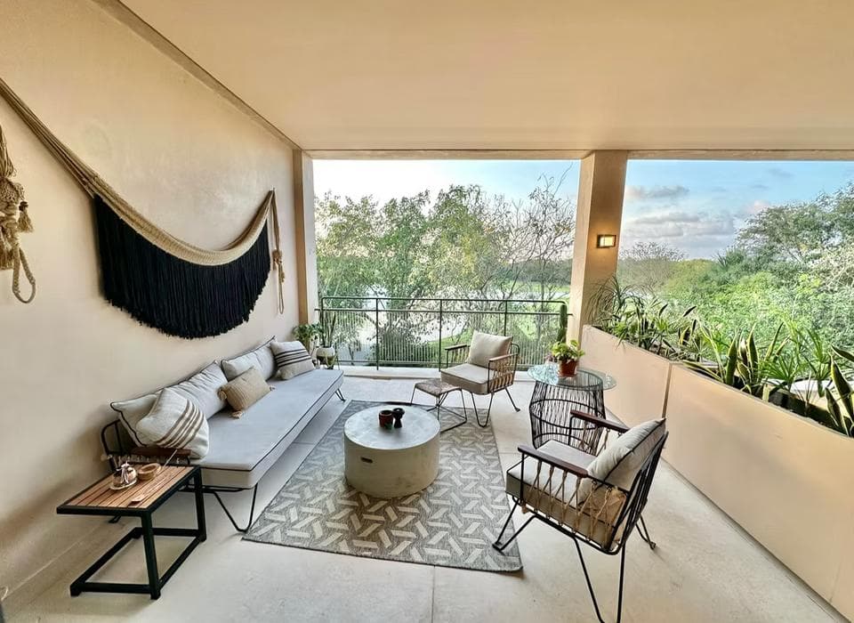 Corasol - Turnkey 2-bedroom apartment in The Village, Playa del Carmen