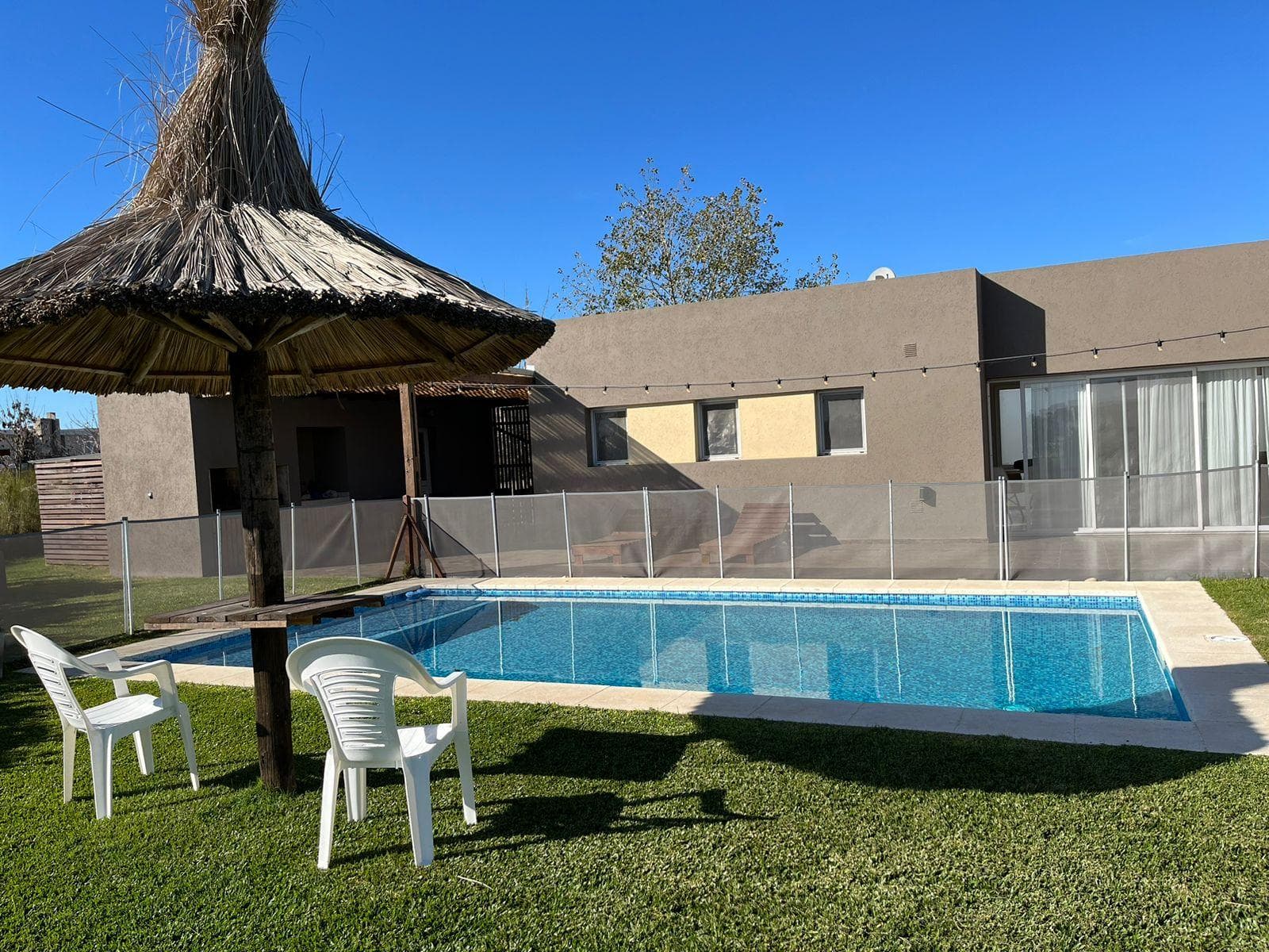 House for Sale - 4 Rooms in Cantón Golf