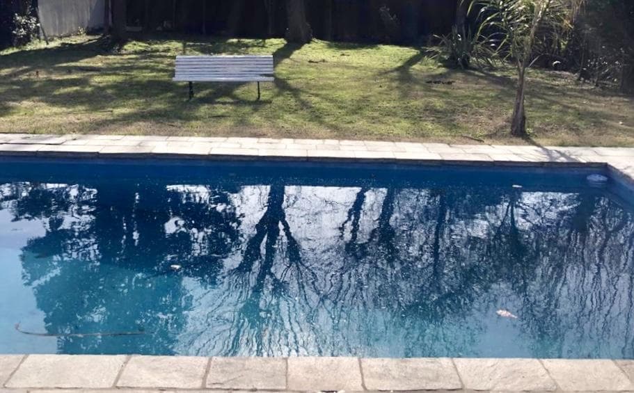 House for sale at 509 and 23 Gonnet, built on a 15 x 50 lot, with a floor area of 280 cubic meters.