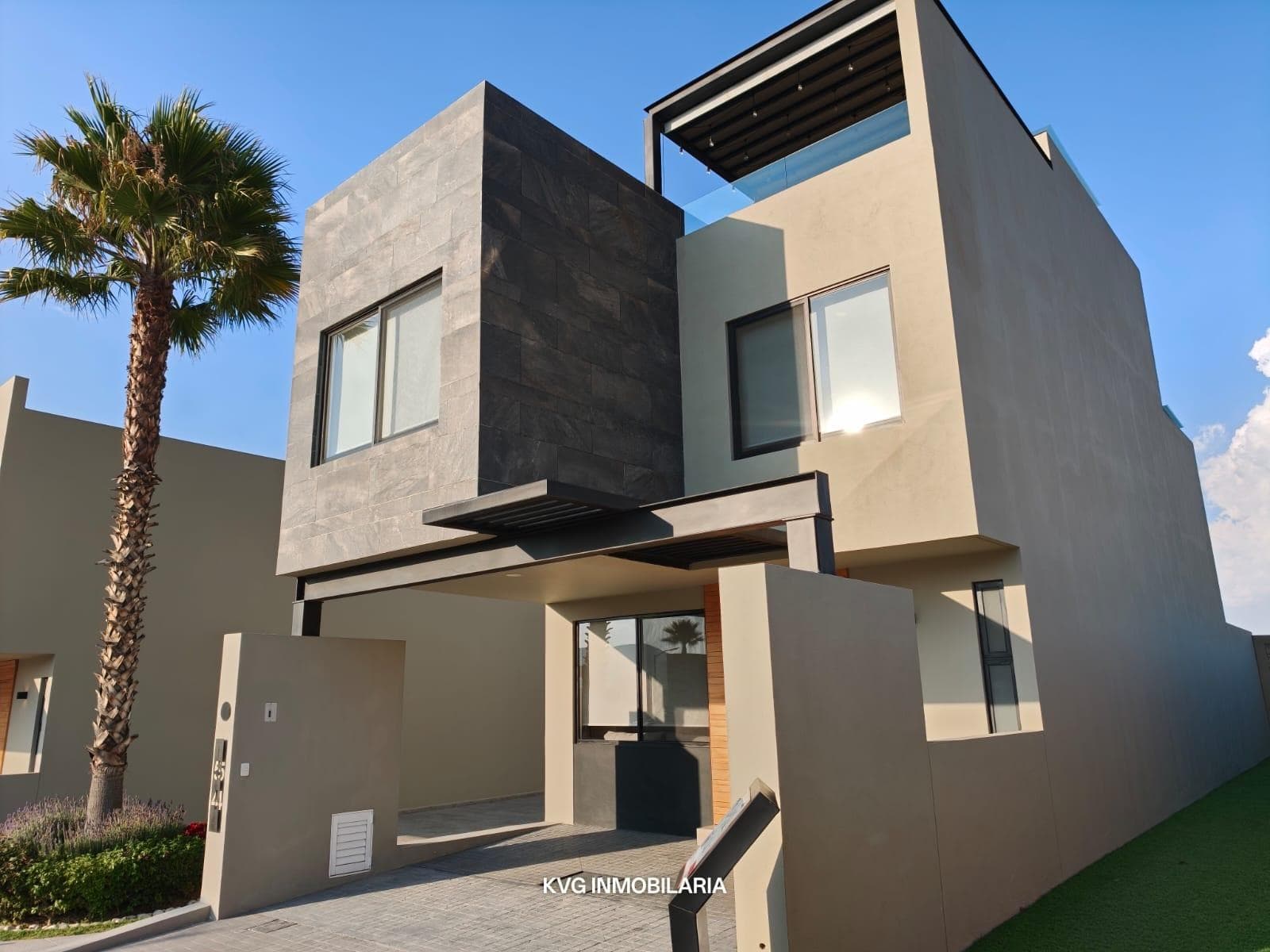 House for sale, 3 bedrooms, rooftop garden with pergola, pool, Lomas de Angelópolis, Puebla