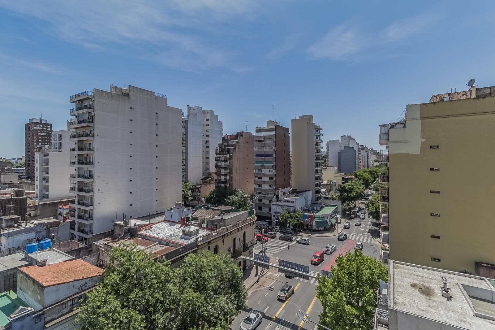 For Sale, Apartment, 2 Rooms, Balcony, Street-Facing, Suitable for Professionals, Flores Norte