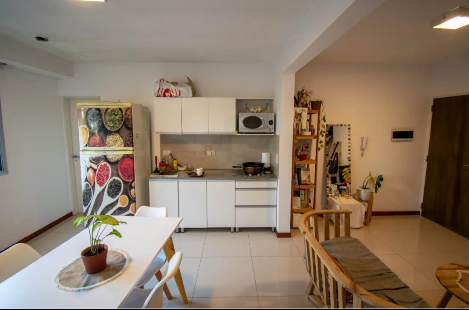 Apartment - Downtown Pilar: 2-room apartment with garage and terrace. Financing available.