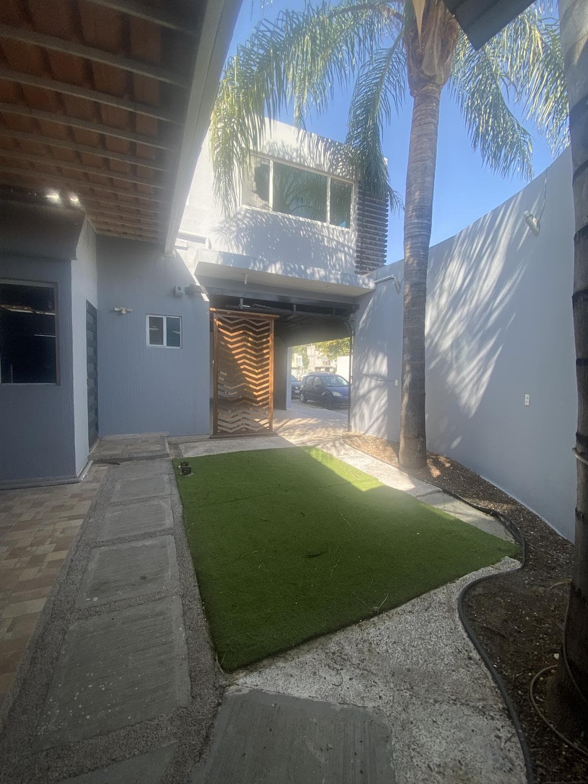 Corner House for Sale in Brisas del Pedregal