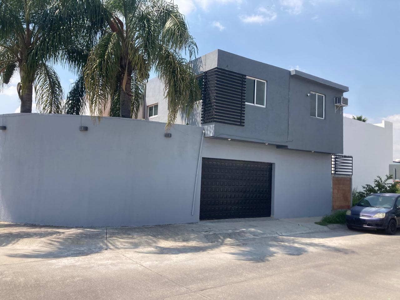Corner House for Sale in Brisas del Pedregal
