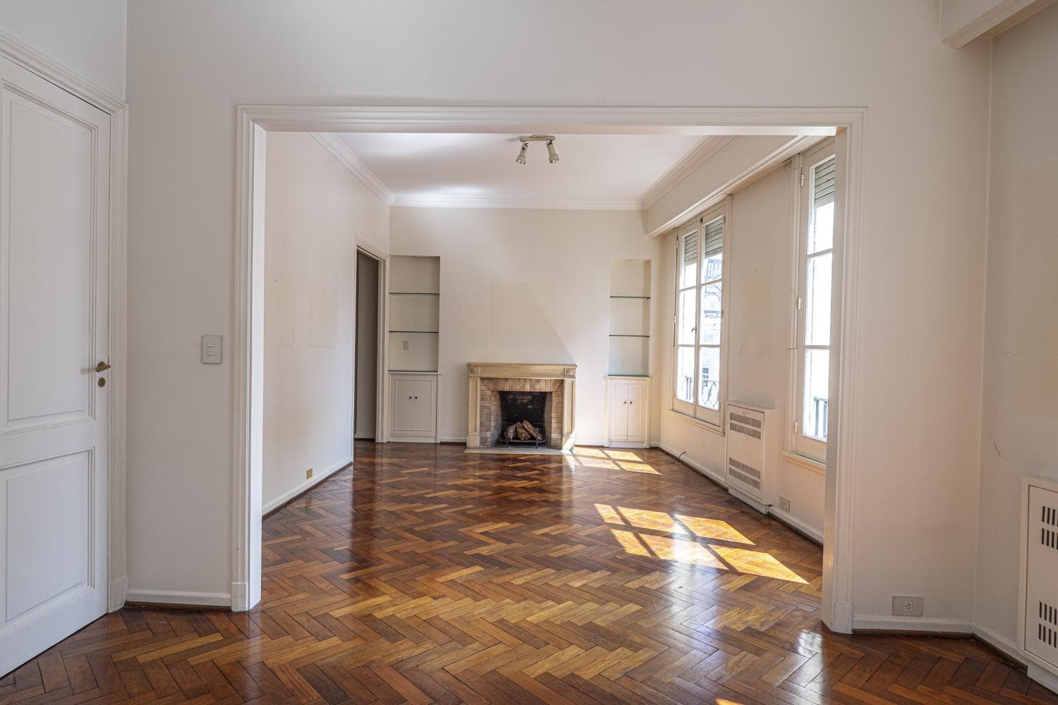 Apartment | For Sale | Recoleta | 4 rooms | Parking space