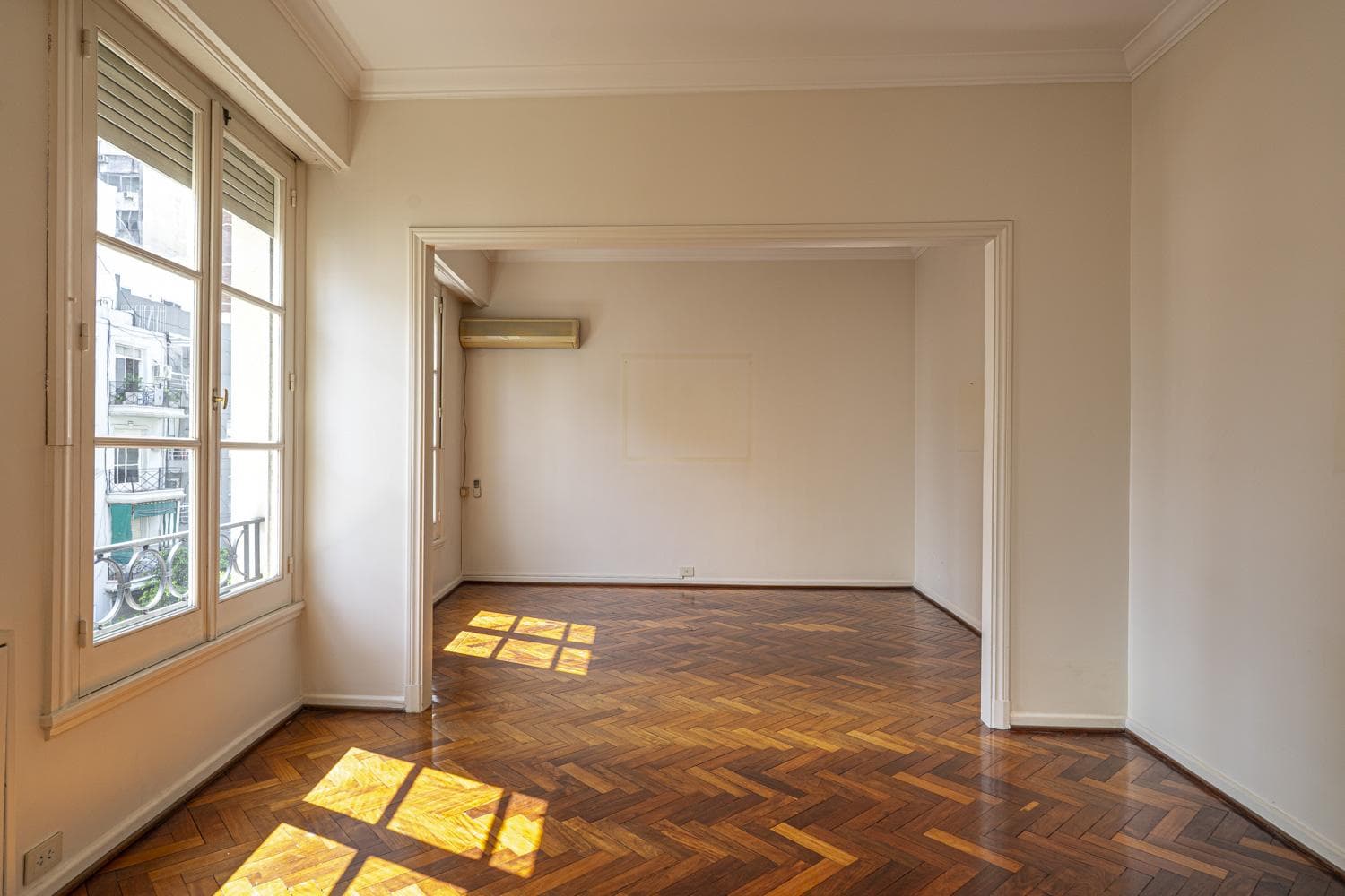 Apartment | For Sale | Recoleta | 4 rooms | Parking space