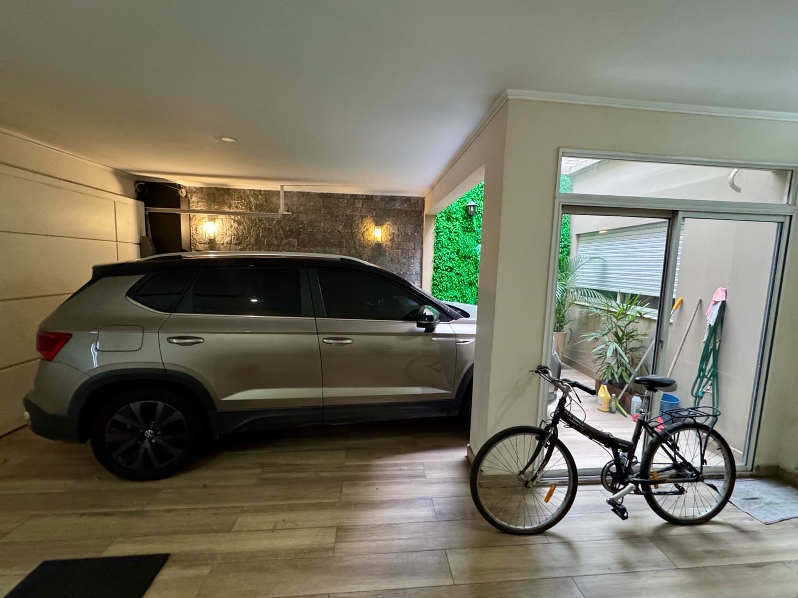 House for sale in Villa Devoto, 3 bedrooms, playroom, garden, and garage.