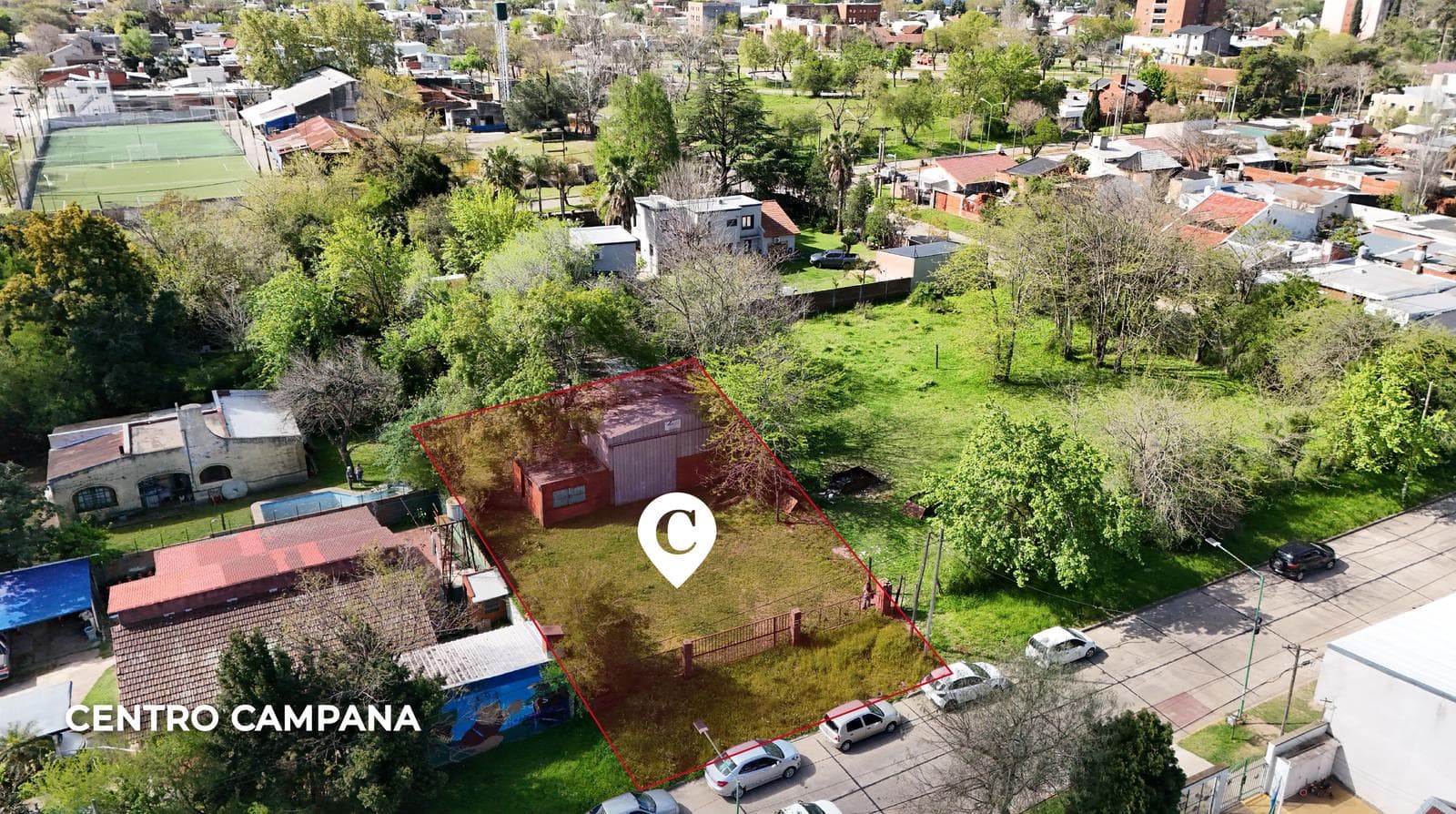 Land for Sale. Warehouse Lot. Total area of 727 m2. With deed. Downtown Campana