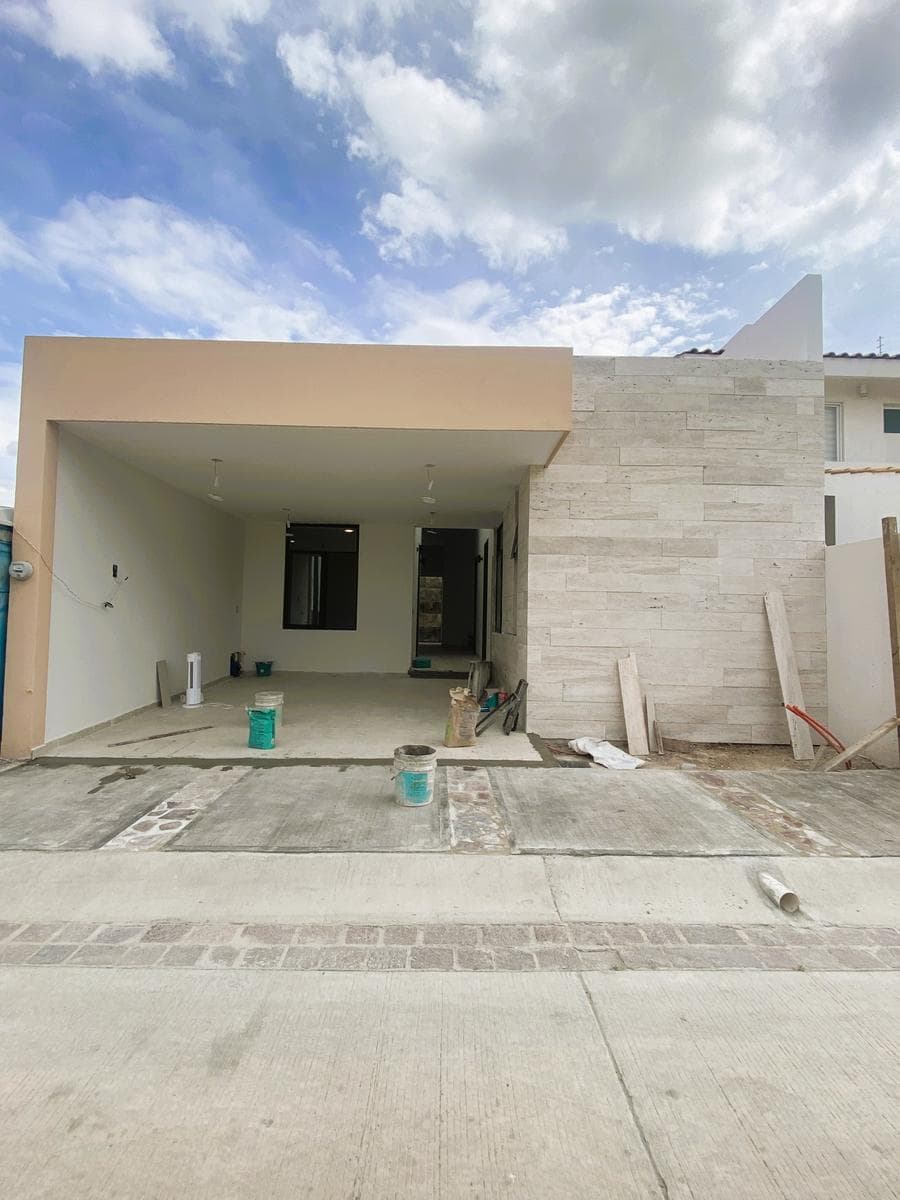 Single-story house in Tabachines