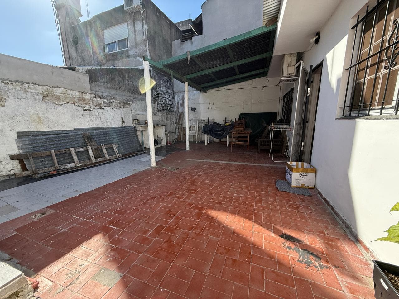 House for sale in Villa de Mayo, with or without rental income