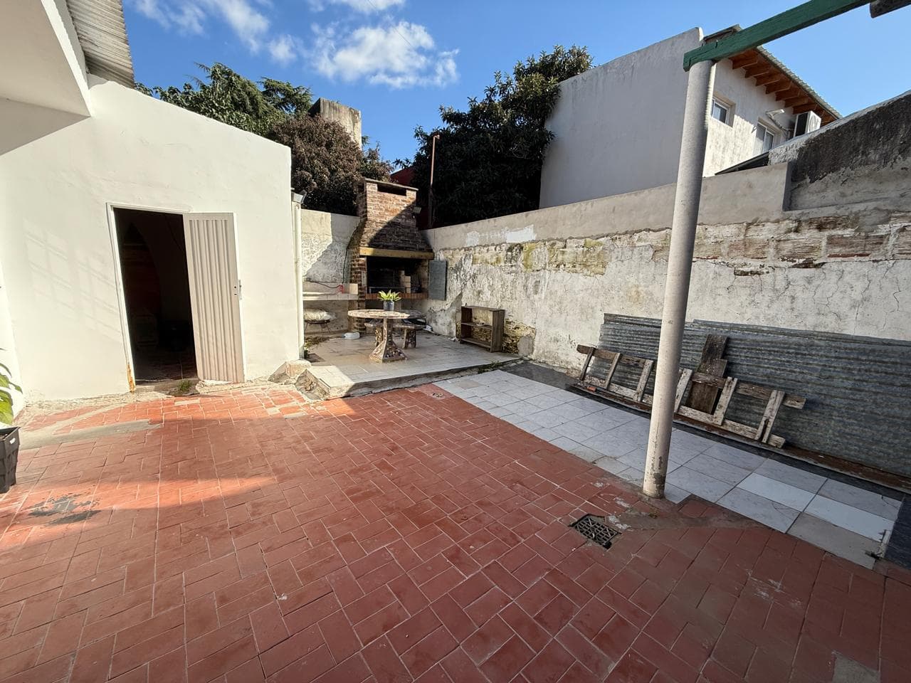 House for sale in Villa de Mayo, with or without rental income