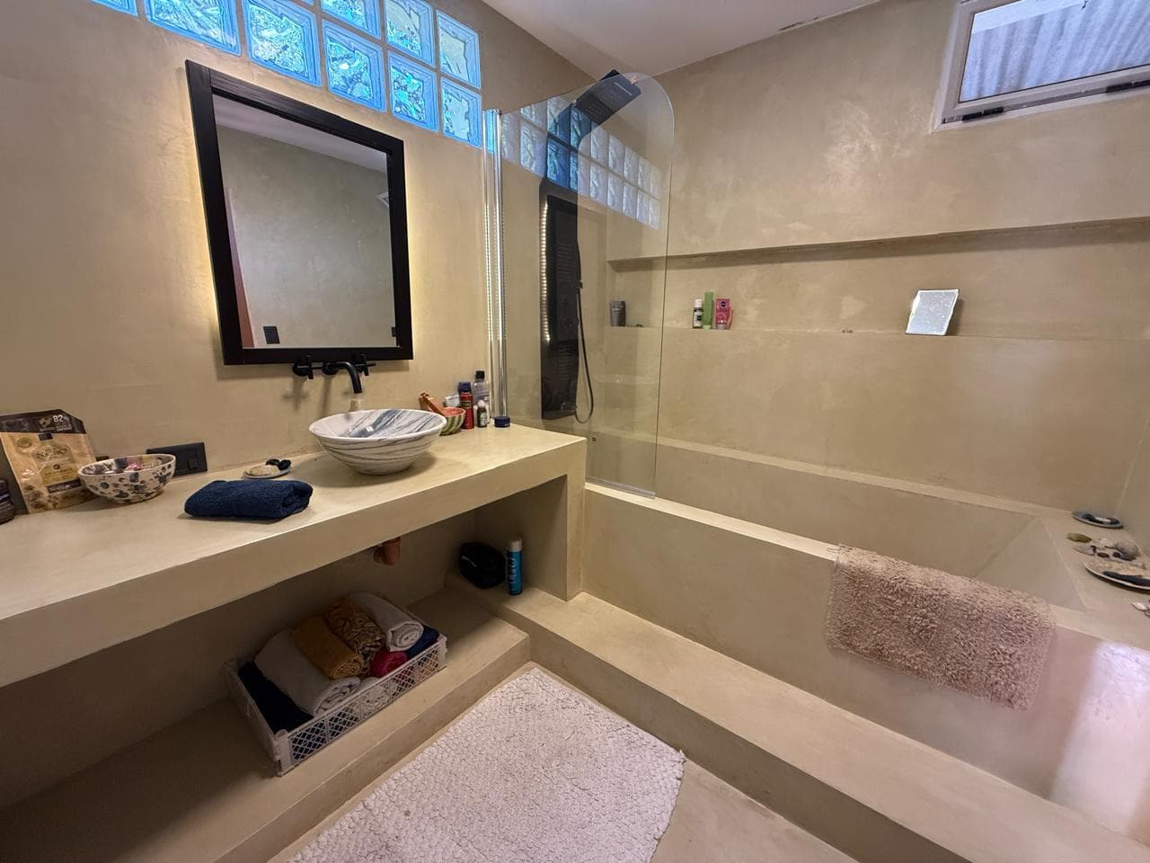 House for sale in Villa de Mayo, with or without rental income