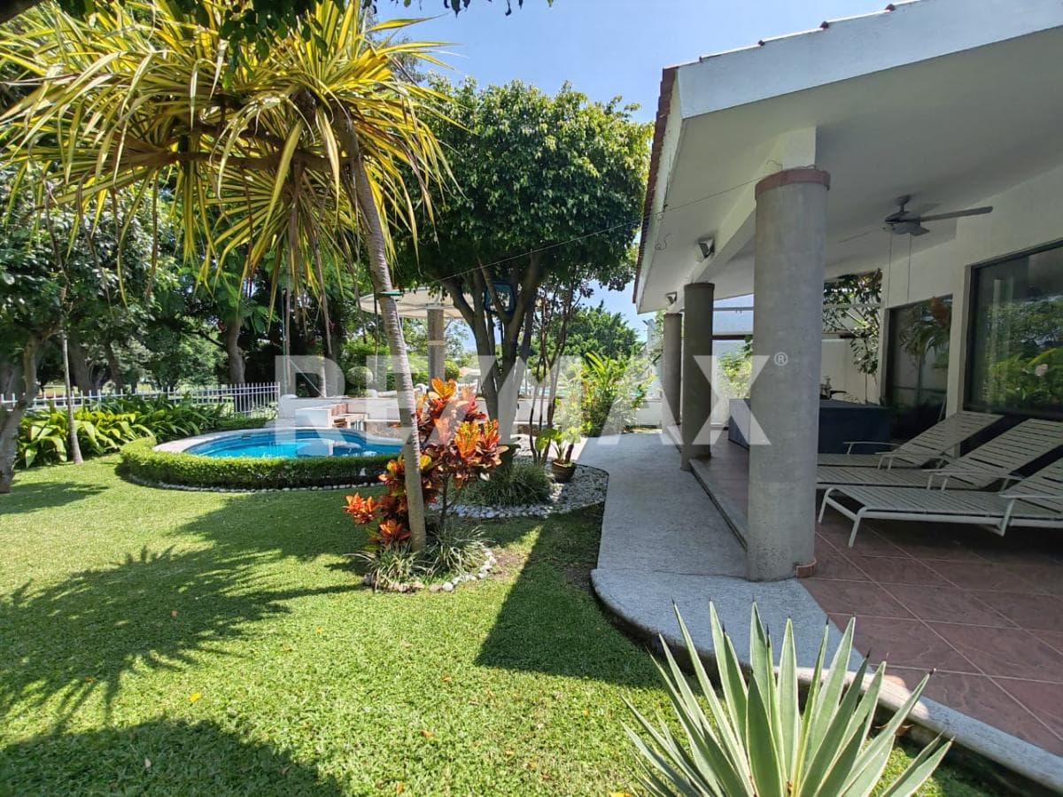 House for Sale in Morelos, Lomas de Cocoyoc