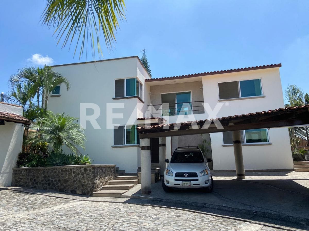 House for Sale in Morelos, Lomas de Cuernavaca