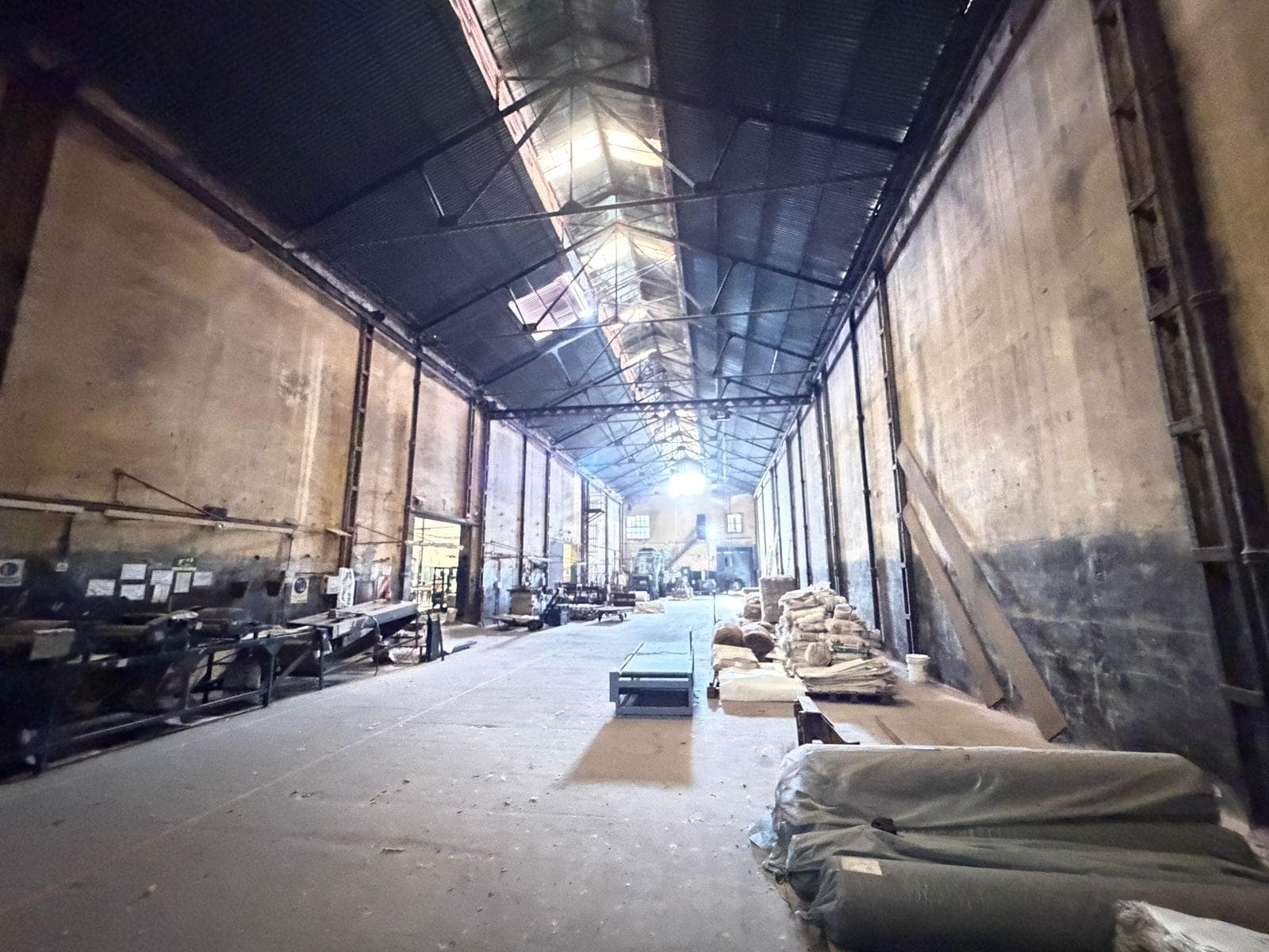 4-Warehouse Mixed-Use Storage Space for Rent in Parque Patricios, 930 cubic meters