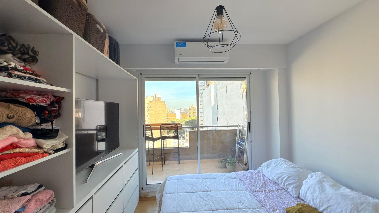 Studio Apartment for Sale: Balcony Category, Amenities. Martin