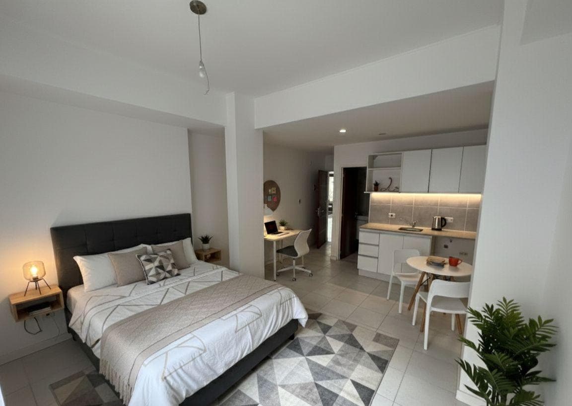 Ground-floor studio apartment for sale, suitable for commercial use