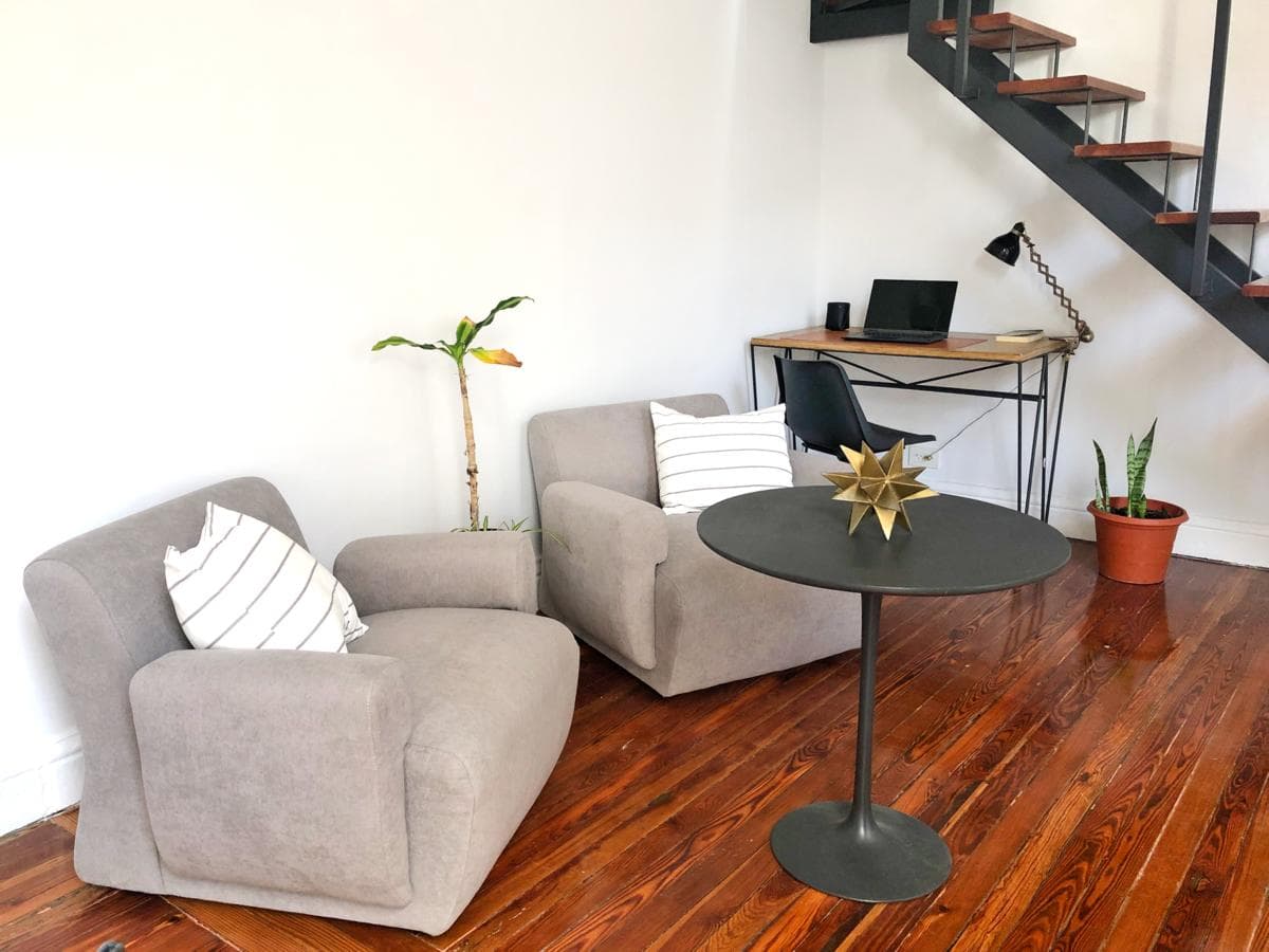 APARTMENT FOR SALE: 2 ROOMS, LARGE TERRACE, GREEN SURROUNDINGS