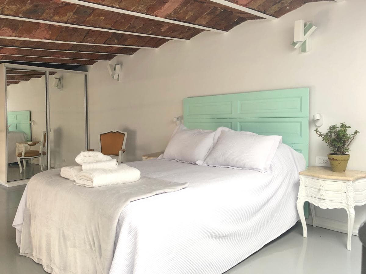 APARTMENT FOR SALE: 2 ROOMS, LARGE TERRACE, GREEN SURROUNDINGS