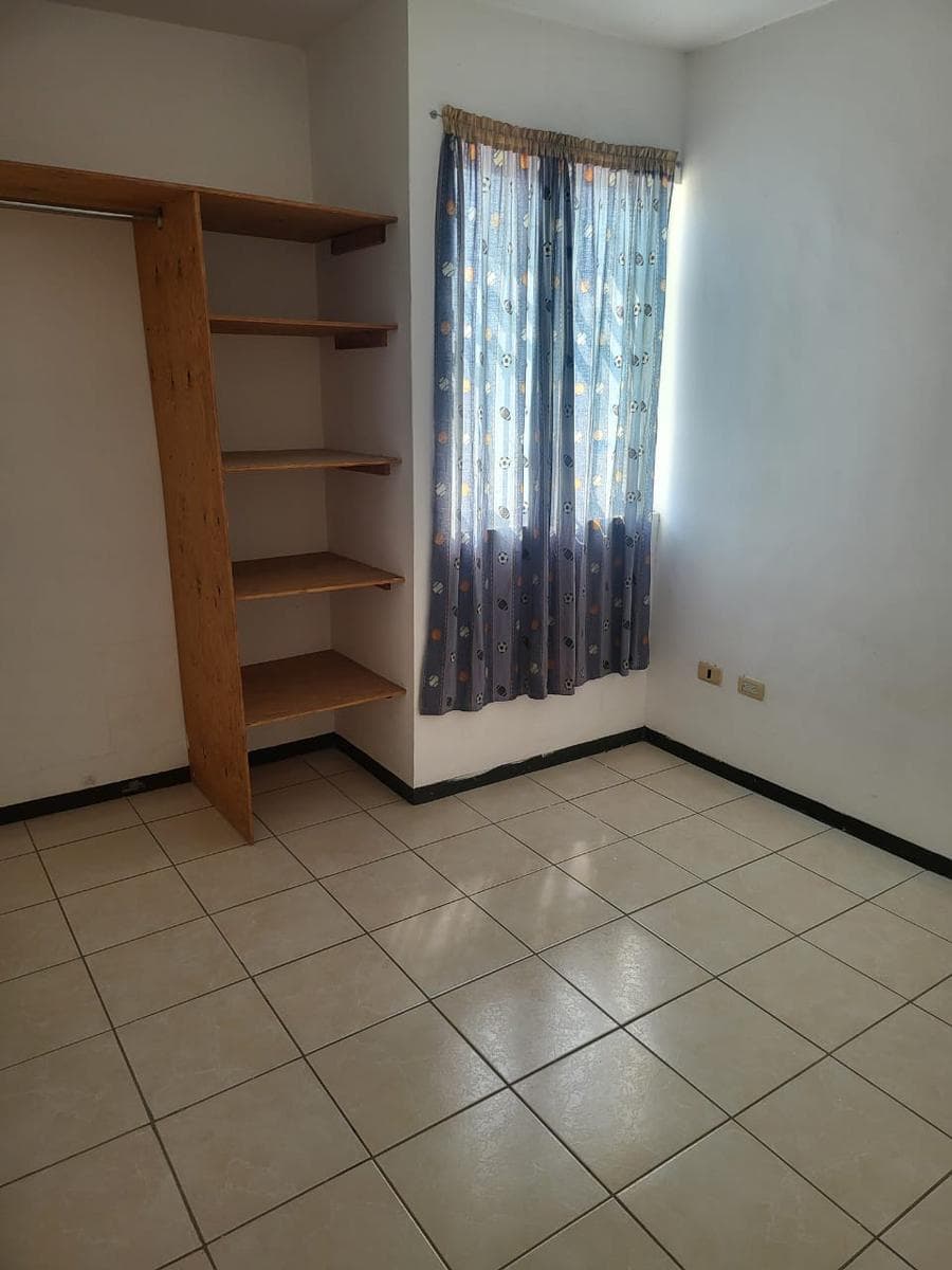 2-Story House for Rent in Portal de San Roque, Juárez