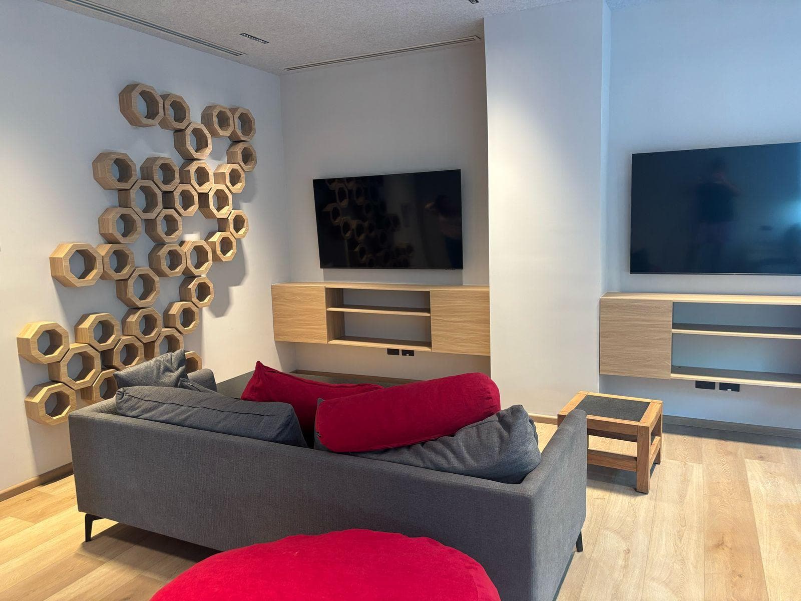 APARTMENT FOR RENT IN TORRE VITANT, SANTA LUCIA