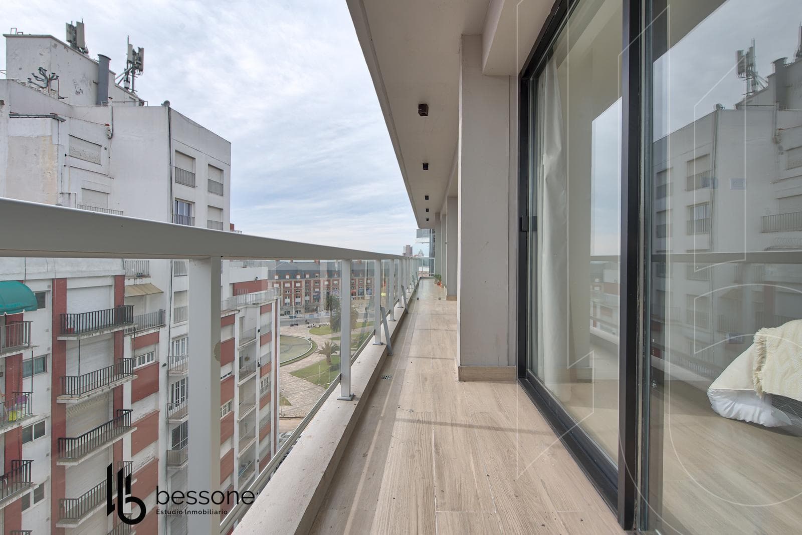Apartment in Downtown