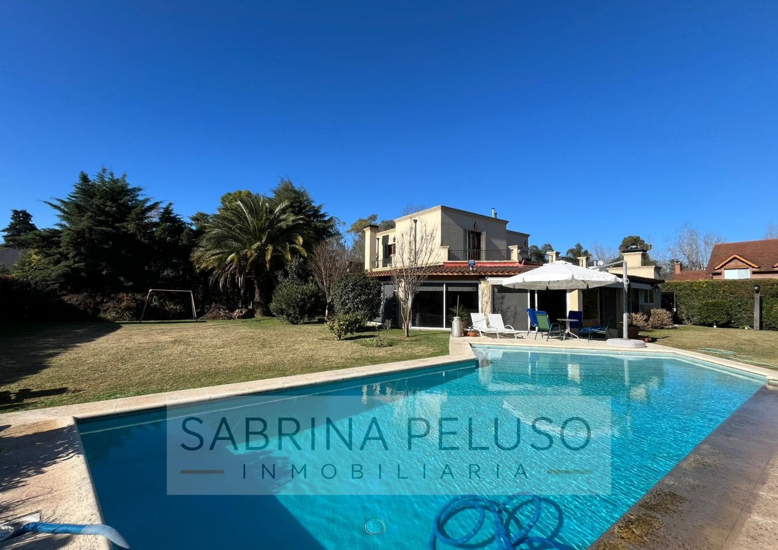 FOR SALE: 5-Bedroom House in the El Casco de Moreno Gated Community