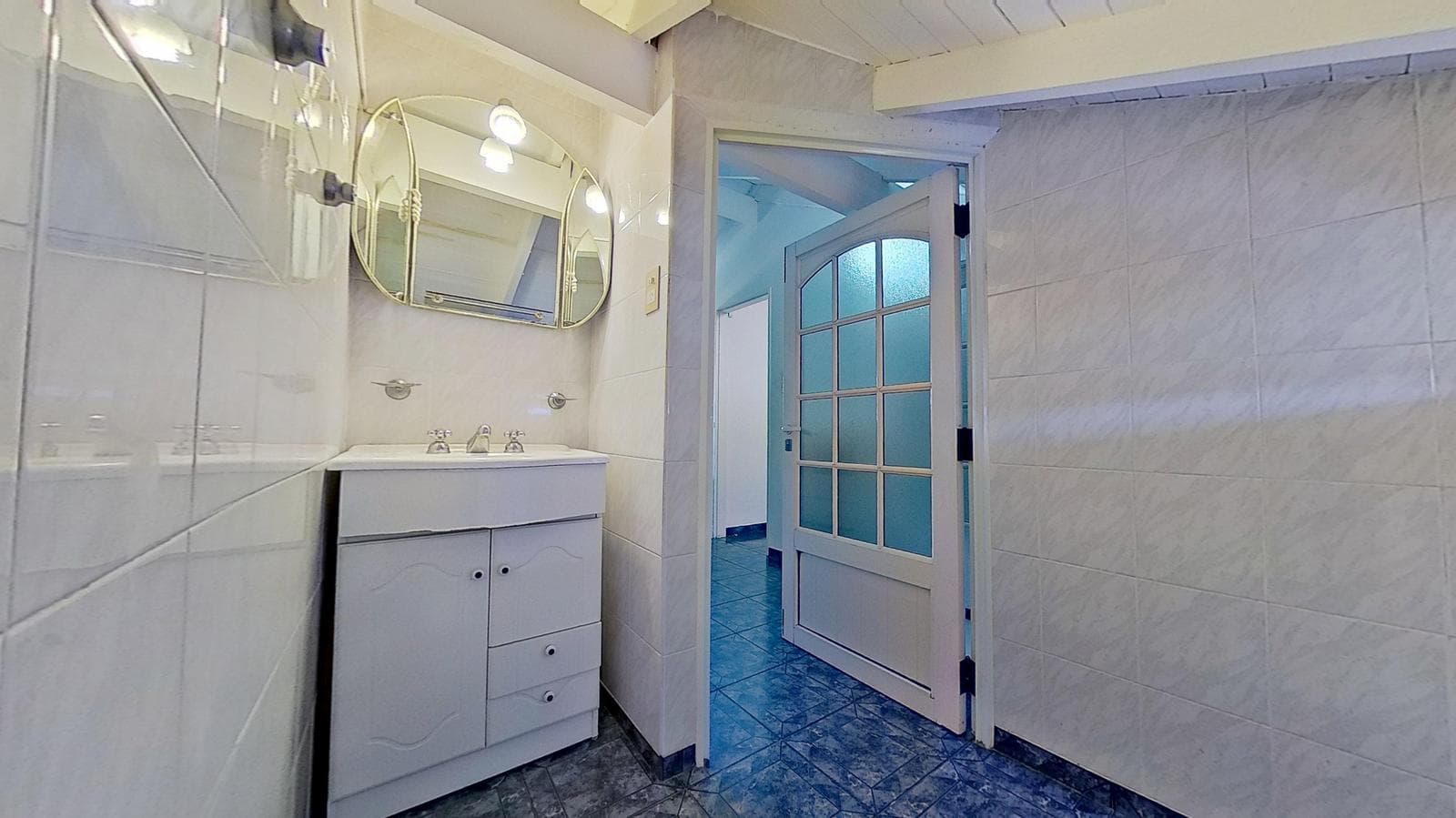 FOR SALE: Renovated 3-Bedroom House—Ideal for Living or a Business Venture in Quilmes Oeste