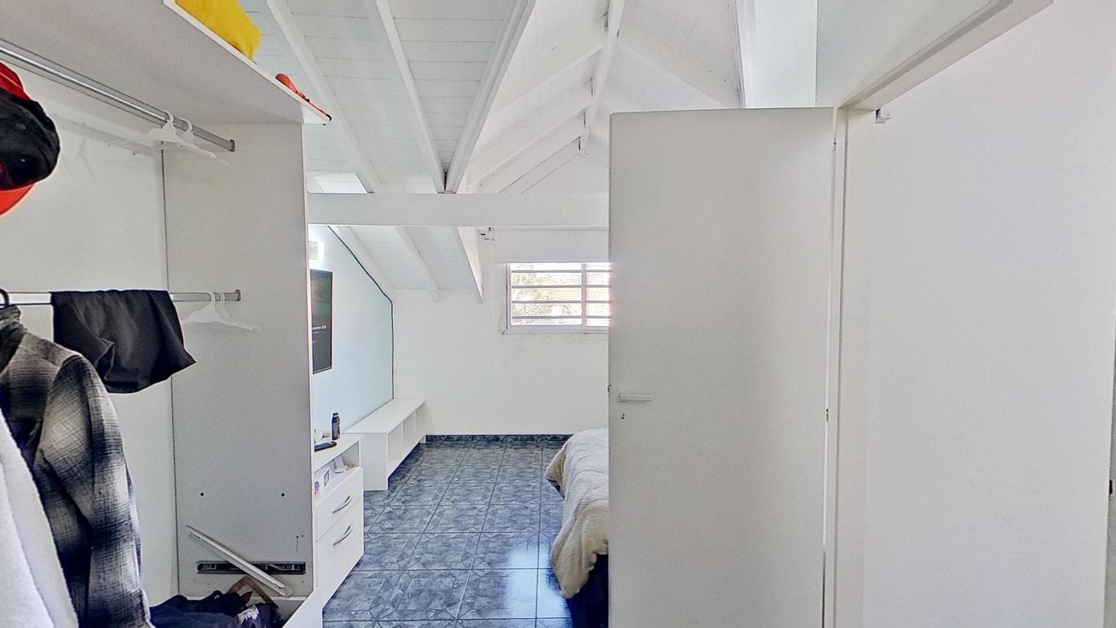 FOR SALE: Renovated 3-Bedroom House—Ideal for Living or a Business Venture in Quilmes Oeste
